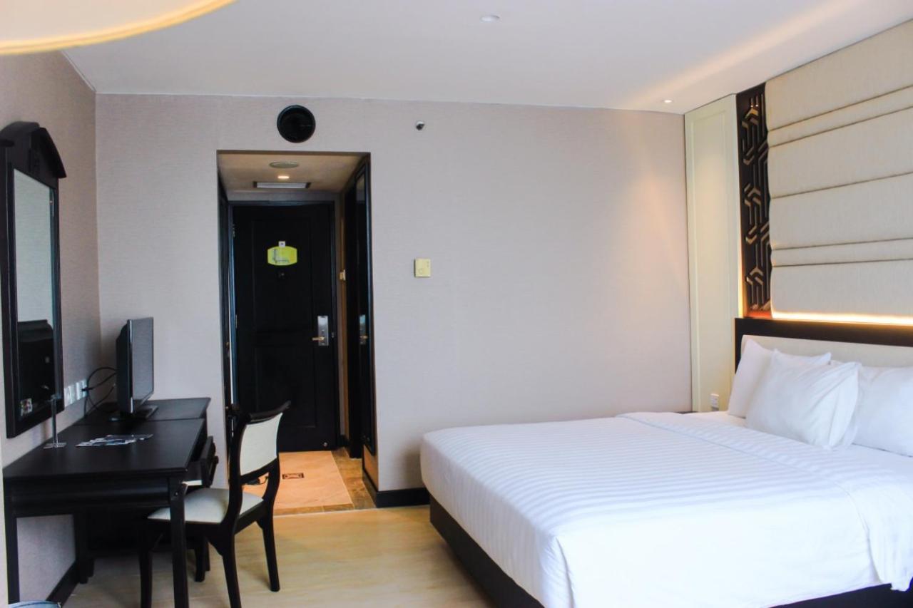 Hotel Grand Arkenso Park View Semarang Exterior foto