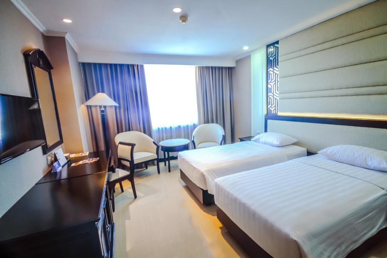 Hotel Grand Arkenso Park View Semarang Exterior foto