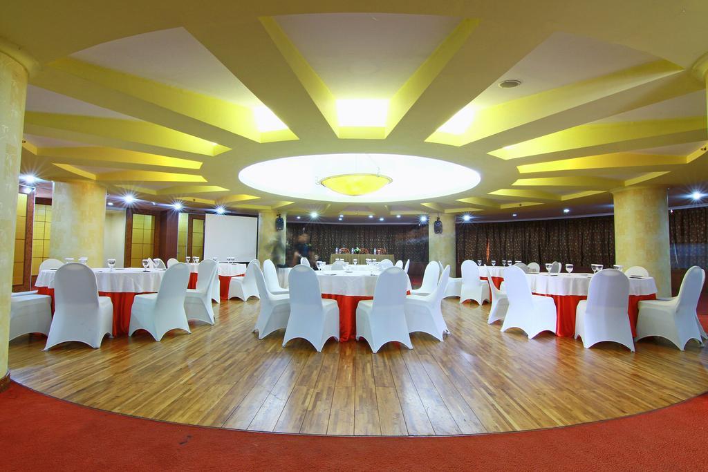 Hotel Grand Arkenso Park View Semarang Exterior foto
