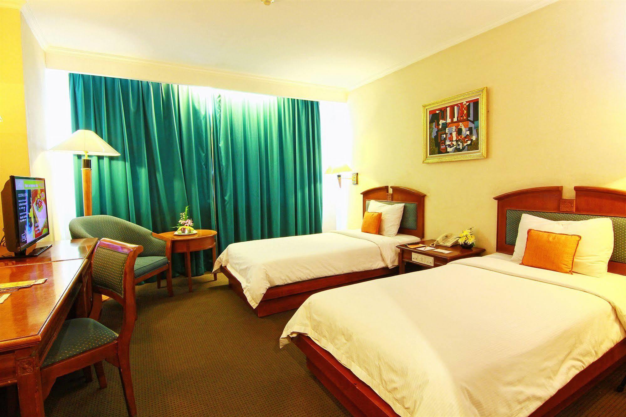 Hotel Grand Arkenso Park View Semarang Exterior foto
